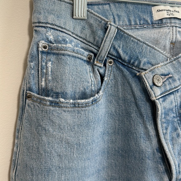 Abercrombie Dad High Rise Jeans with Criss-Cross Waist - Picture 3 of 5